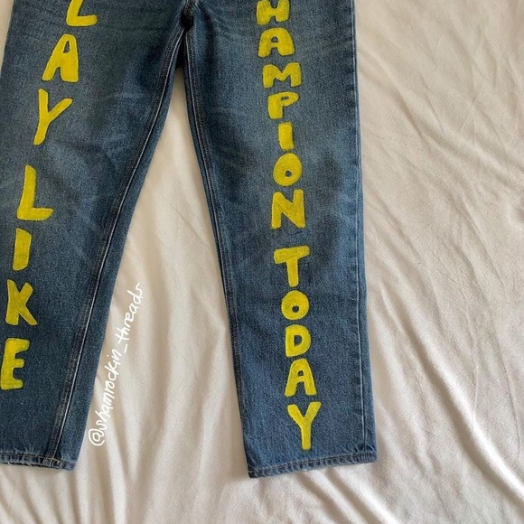 hand painted Notre Dame Fighting Irish pants jeans - Picture 7 of 9